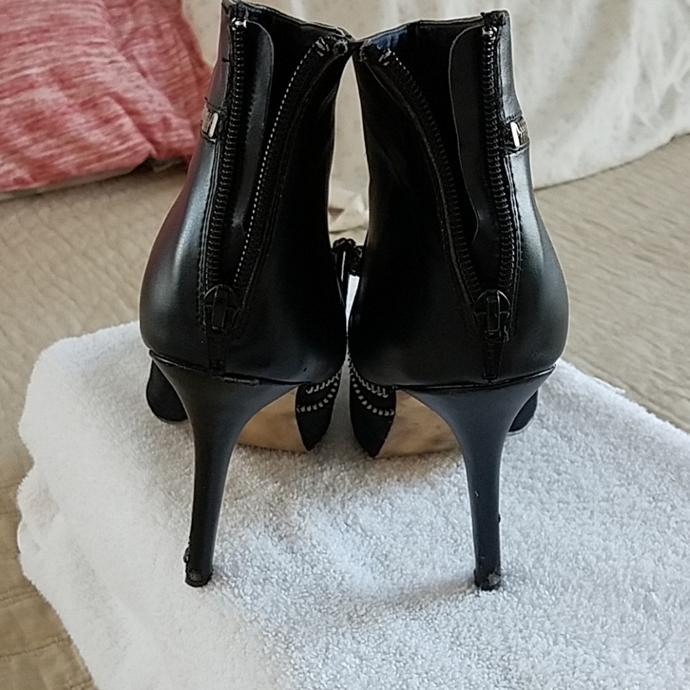 Boots - Picture 3 of 6